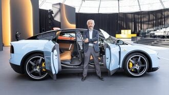 ローマ「チッタ・デッロ・スポルト」にて筆者とルーチェ（写真：Ferrari）
