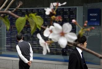 日経平均株価は続伸､円安を受け買い戻し