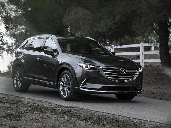 スタイリングは似ているが「CX-8」より一回り大きな北米向け「CX-9」（写真：マツダ）