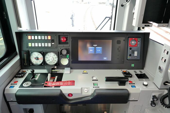 ワンマン運転に対応した運転台