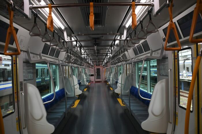 横須賀・総武快速線用E235系の車内