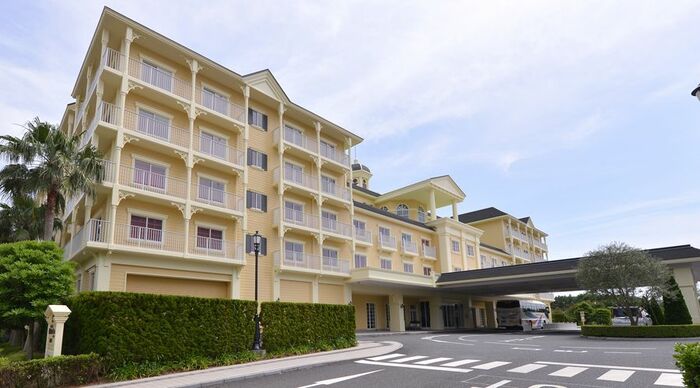 客室数は352、5階建ての宿泊特化型ホテルだ