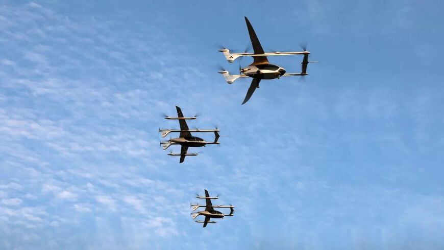 空飛ぶクルマは都市間の次世代交通手段として期待を集める。写真はオートフライトによる編隊飛行のデモンストレーション（同社ウェブサイトより）