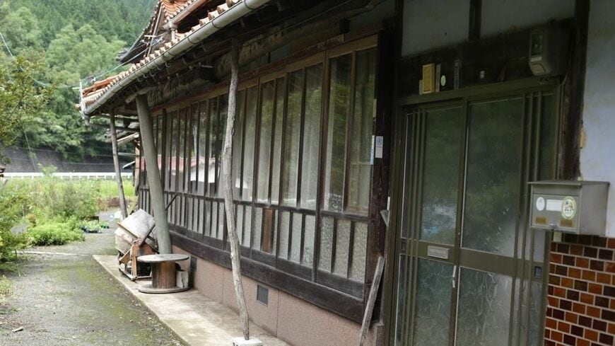 どのように将来を考えるか、先延ばしにしていると大変なことになる（写真：ゆふこ / PIXTA）