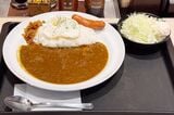 ソーセージエッグカレーの、欧風ビーフソース。オリジナルソースよりも40円アップの640円。ルーにはたっぷりとビーフが溶け込んでいた（写真：筆者撮影）