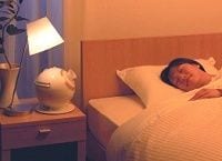 パナソニックのスチーム美顔器　「寝ながらエステ」で大ヒット