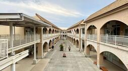 ｢預かり金の返還遅延が頻発｣｢大手チェーンも続々と撤退｣…ずさん運営だった｢茨城の廃墟モール｣復活への奮闘の裏側