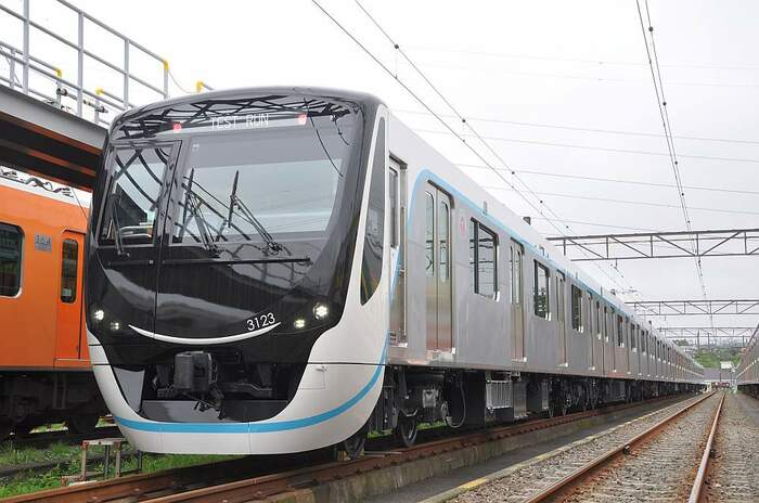 3020系は3本を導入。写真の編成は3本目だ
