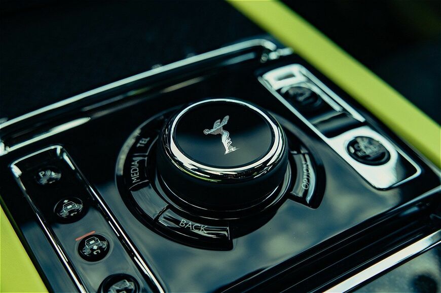 ロールス・ロイス「ブラック・バッジ・カリナン・シリーズⅡ」（写真：ロールス・ロイス・モーター・カーズ）