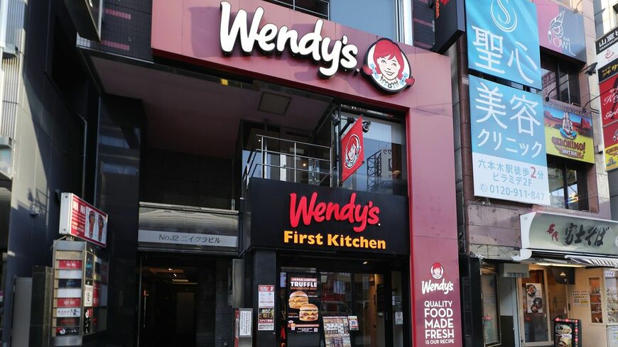 ウェンディーズ・ファーストキッチンはセット価格が2000円以上する高級バーガーをなぜ発売するのか。写真はウェンディーズ・ファーストキッチン六本木店（撮影：尾形文繁）