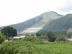 阿蘇大橋地区は大規模な斜面崩壊が発生。