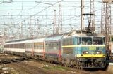 ベルギー国鉄の電気機関車が引くスイス行き国際列車（2012年 筆者撮影）