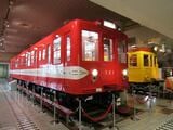 1001号車（右）と301号車（筆者撮影）