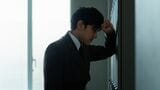 悩む男性