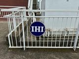 「ドック広場」に残る「IHI」の文字（筆者撮影）