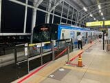 スオイティエン駅に停車する電車（筆者撮影）