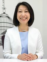 菊田史子（きくた・ふみこ）一般社団法人読み書き配慮代表理事学習障害のある息子が慶応義塾高等学校へ進学したのを機に学習障害（LD）の社会的解決を目指して同法人を立ち上げる。LDを「知る（理解）・調べる（検査）・支援する」を柱に、データベース事業、セミナー・相談事業などを展開。「読み書き苦手な子供のスクールKIKUTA」は、著書『読み書き困難のある子どもたちへの支援〜子どもとICTをつなぐKIKUTAメソッド』（金子書房）でノウハウを公開している（写真：菊田史子氏提供）