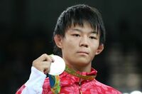樋口が銀､レスリング男子57キロ級 決勝で判定負け