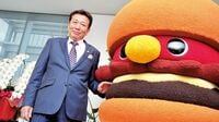 モスバーガーの正念場 脱創業家は果たせるか 櫻田社長退任。再成長へ､FCの信頼がカギ