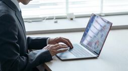 〈AIの成果物への評価〉若者｢100点満点｣､上司｢何か足りない｣――価値観ギャップの背景にあるものとは