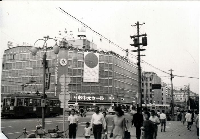 1964年東京五輪の際の名古屋市内。市電も走っている