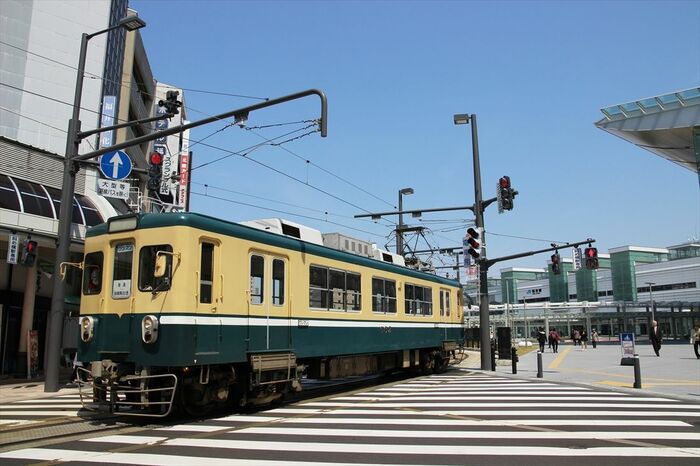 かつての200形と同じカラーをまとった600形。
