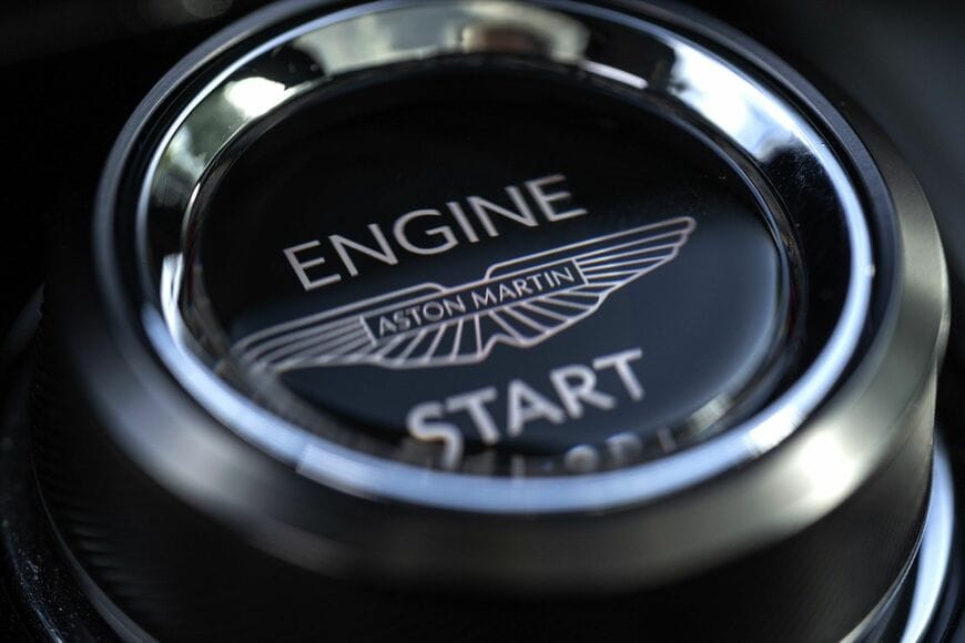 写真：Aston Martin Lagonda