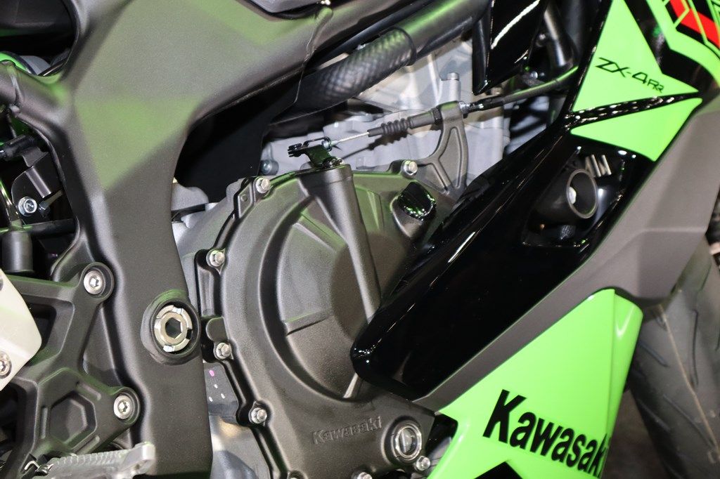 カワサキ｢ニンジャZX-4RR｣型破りに高性能な訳 ひさびさの400cc・4気筒