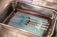 一線の科学者ブースター接種大半の人に不要と指摘 導入を広く急いでやり過ぎれば追加の副反応も