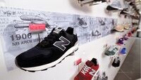 女性殺到！広がる｢ニューバランス｣ブーム 地味なスニーカーが売上高5割増