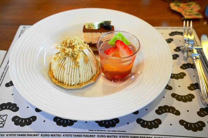 車内で出されるスイーツ