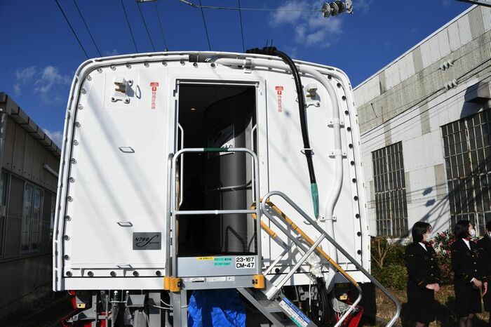 普段は見えない車両の連結部