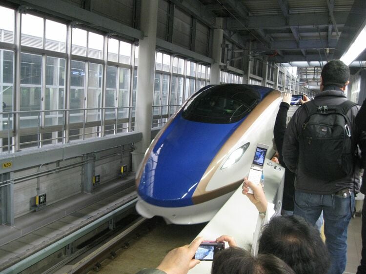 北陸新幹線1番列車かがやき501号