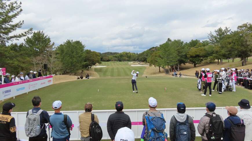 今年のヤマハレディースオープン葛城、初日の様子（写真：筆者撮影）
