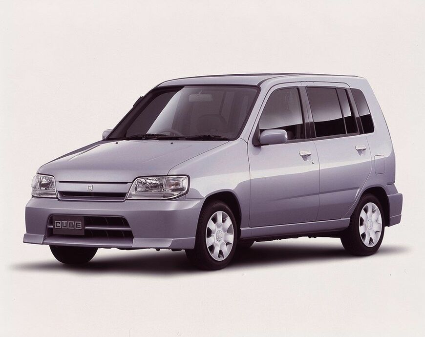 初代キューブ（写真：日産自動車）