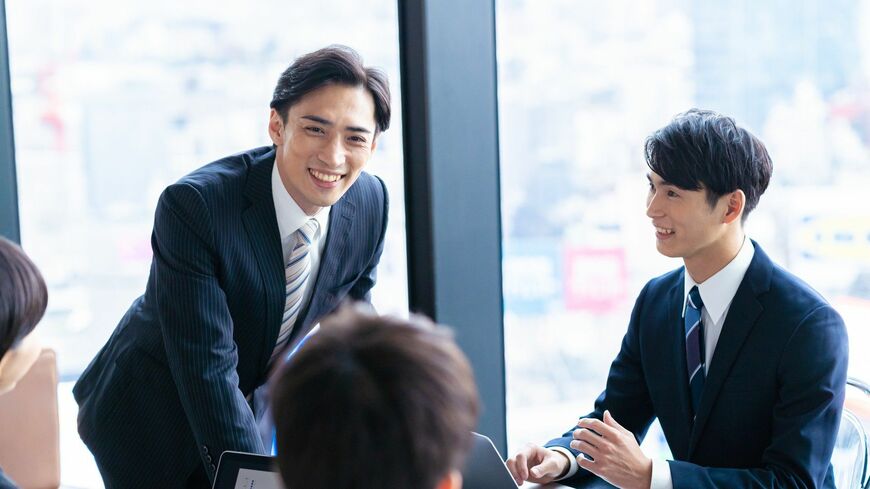 目立ちたいという思いは本能からきている（写真：ふじよ／PIXTA）