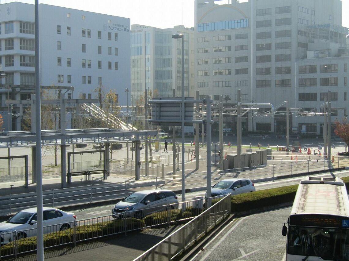 宇都宮駅東口。宇都宮ライトレールの乗り場が見える（筆者撮影）