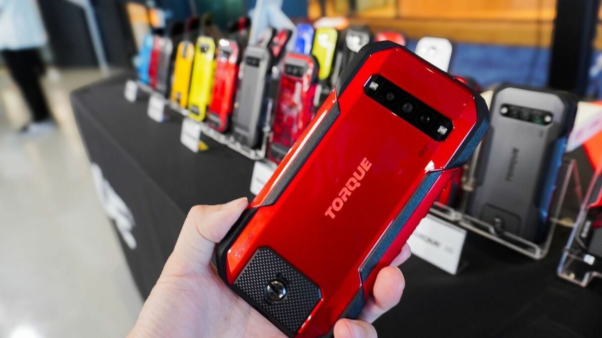 小型タフネスAndroidタフネススマホ 京セラが