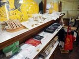 リビエラちゃんのイラストを使ったオリジナルグッズも販売中（筆者撮影）