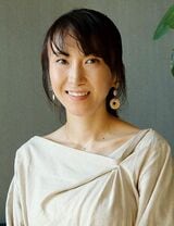末永幸歩（すえなが・ゆきほ）武蔵野美術大学造形学部卒、東京学芸大学大学院教育学研究科（美術教育）修了。中学・高校の美術教師の経験を持ち、現在はさまざまな場で独自のアートの授業を展開。東京学芸大学個人研究員、浦和大学こども学部講師、九州大学大学院芸術工学府講師。著書にベストセラーとなった『「自分だけの答え」が見つかる13歳からのアート思考』（ダイヤモンド社）がある（写真：末永幸歩氏提供）