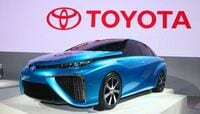 トヨタが燃料電池車で狙う｢プリウスの再現｣ 2015年に市販を開始する究極のエコカー