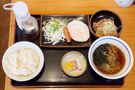 山田うどん 菅谷の納豆＆目玉焼き朝定食