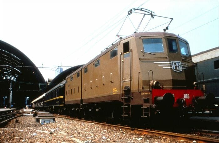 ミラノ中央駅に停車するVSOE。今はルート変更で