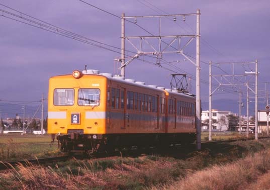 近江鉄道にも湘南顔の電車が複数存在した（筆者撮影）