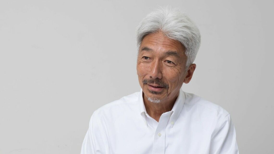 中島聡（なかじま・さとし）／1960年北海道生まれ。早稲田大学大学院理工学研究科修了。マイクロソフトでソフトウェア・アーキテクトとしてWindows95などの基本設計を手がける。2000年にXevo（旧UIEvolution）を創業。2019年に同社を3億2000万ドルで売却。現在はさまざまなソフトウェア開発を行っている（写真：徳間書店提供）