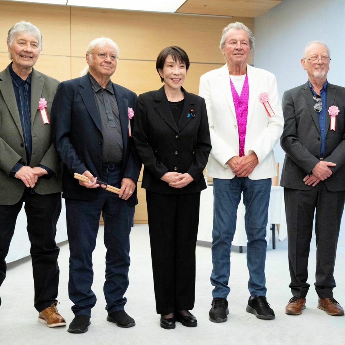 官邸から漏れ出た｢内閣改造前倒し｣怪情報が示唆する｢高市人気｣の危うい実情､"権力の空白"狙う自民党内の不気味な動き | 政治・経済・投資 | 東洋経済オンライン