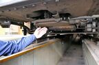 散水タンクの裏にATSの車上子が設置されている