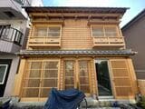 令和の時代に誕生した新築の長屋（筆者撮影）