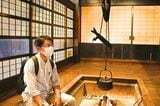 江戸時代の名主の屋敷のいろり。外国人を案内したい、と山口さん（撮影：河野博子）