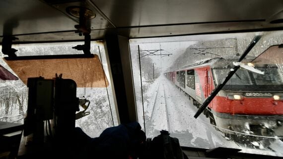 DF200 JR貨物 運転台 雪景色